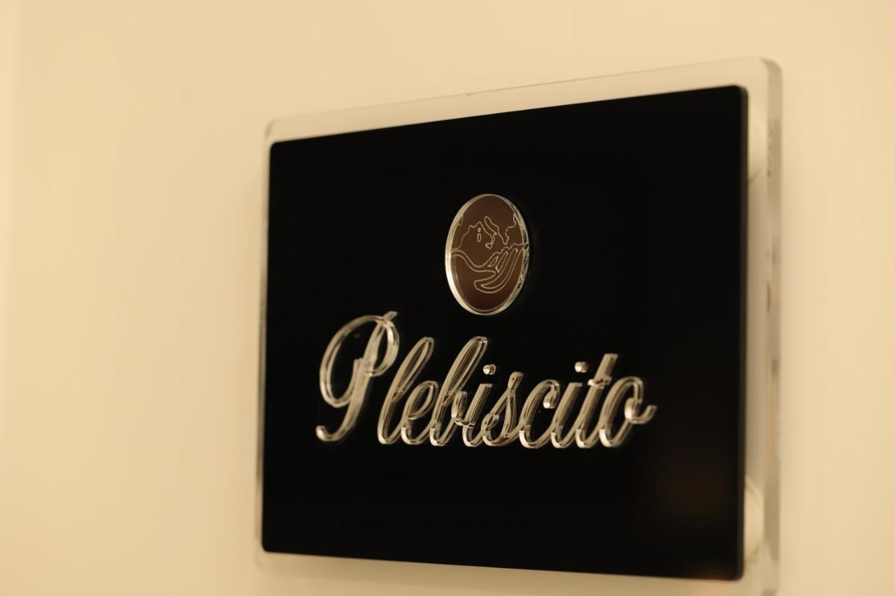 Mecla Suites Неаполь Экстерьер фото