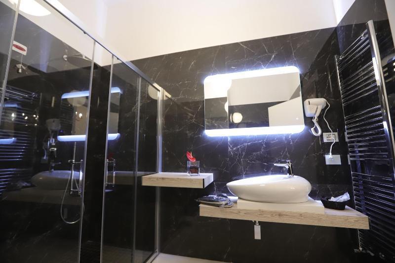 Mecla Suites Неаполь Экстерьер фото
