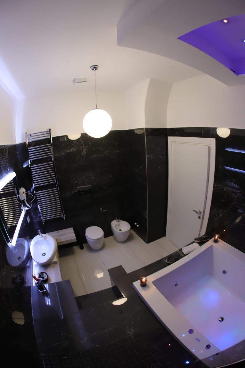 Mecla Suites Неаполь Экстерьер фото