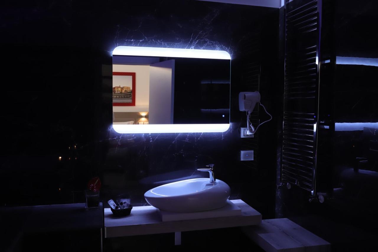 Mecla Suites Неаполь Экстерьер фото