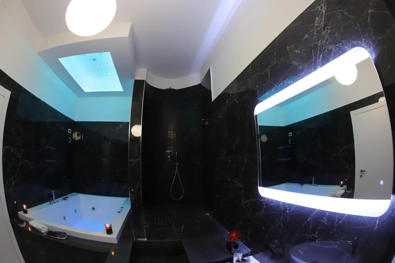 Mecla Suites Неаполь Экстерьер фото